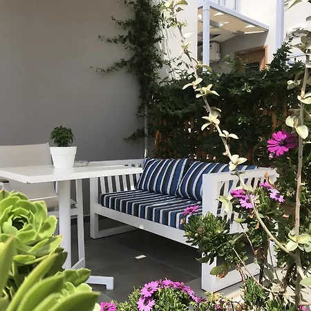 Athina Apartment *
